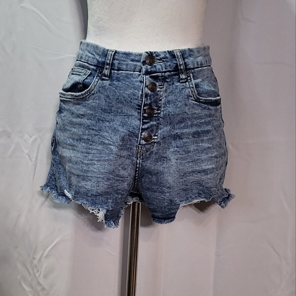 No Boundaries Juniors High-Waisted Distressed Stone Wash Jean Shorts Size 11 🐈 - Picture 2 of 12
